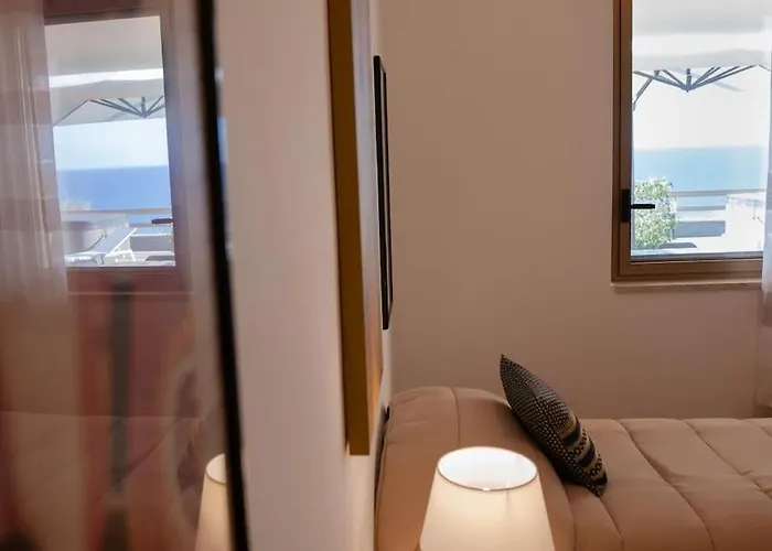 Laura בלסטראטה